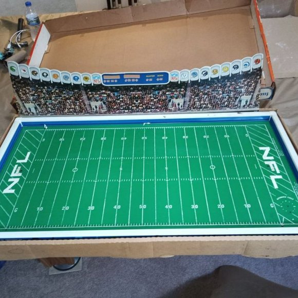 1967 Tudor Electric Football Game - Picture 5 of 6